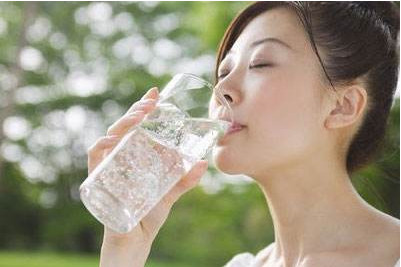 隔夜水為什么不能喝？為什么說隔夜的水不能喝