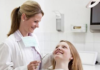 洗牙可以刷醫(yī)?？▎?洗牙能用醫(yī)?？▎?