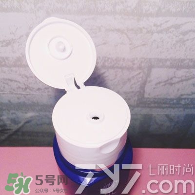 雪肌精洗顏粉和洗顏乳哪個(gè)好？雪肌精洗顏粉和洗顏乳區(qū)別