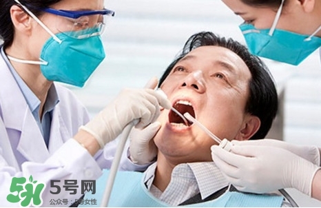 牙周炎怎么得的？牙周炎怎么引起的