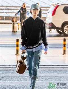 miumiu水桶包怎么搭配？miumiu水桶包怎么搭配好看？