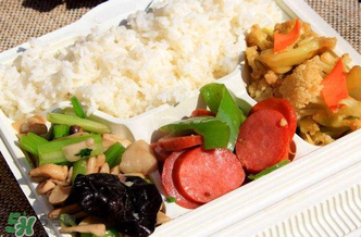 吃快餐抽兩瓶黑血是真的嗎？吃快餐血會變黑嗎？