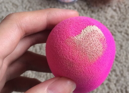 beauty blender美妝蛋和rt美妝蛋哪個(gè)好？