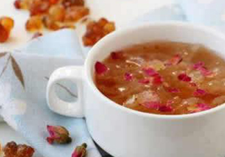 玫瑰水泡面膜怎么樣？玫瑰水怎么泡面膜？