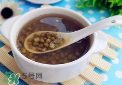 吃菠蘿舌頭麻怎么回事？吃菠蘿舌頭麻是過敏嗎