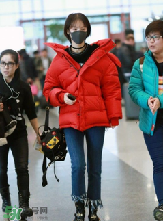 流蘇牛仔褲搭配什么上衣？流蘇牛仔褲配什么上衣好看？