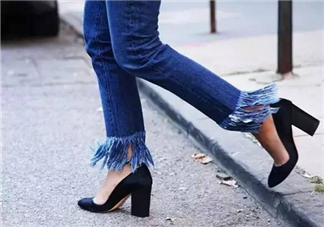 流蘇牛仔褲搭配什么上衣？流蘇牛仔褲配什么上衣好看？