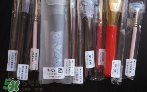 受受狼家的刷子怎么樣？受受狼化妝刷好用嗎