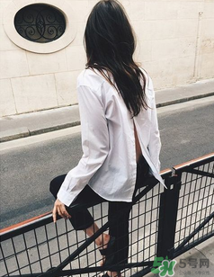 襯衫反著穿怎么搭配？襯衫反著穿怎么搭配好看？