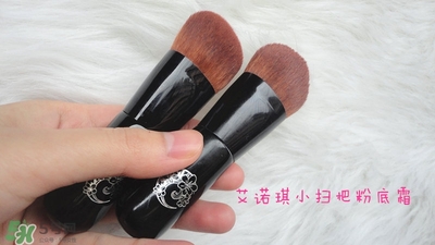 艾諾琪化妝刷怎么樣？艾諾琪化妝刷和受受狼哪家好？