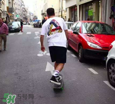 palace衣服貴嗎？palace衣服一般多少錢？