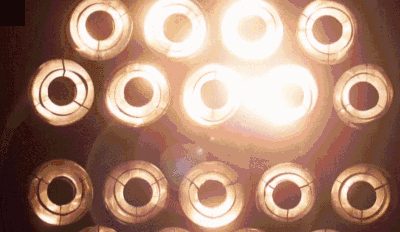 ysl蕾絲氣墊粉餅怎么樣？ysl蕾絲氣墊粉餅好用嗎？