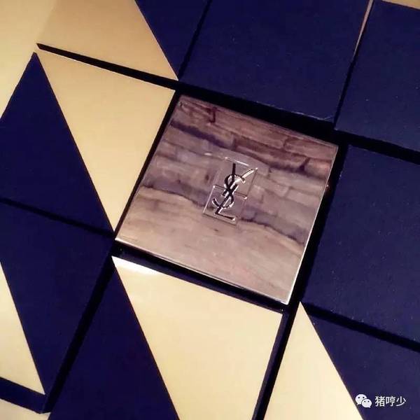 ysl蕾絲氣墊粉餅怎么樣？ysl蕾絲氣墊粉餅好用嗎？