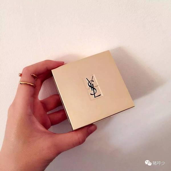 ysl蕾絲氣墊粉餅怎么樣？ysl蕾絲氣墊粉餅好用嗎？