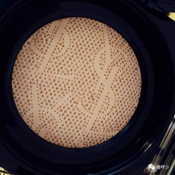 ysl蕾絲氣墊粉餅怎么樣？ysl蕾絲氣墊粉餅好用嗎？