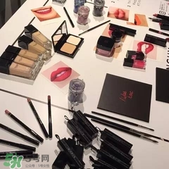 紀梵?；ǘ涓〉癫蕣y盤多少錢？紀梵希花朵浮雕高光修容盤價格