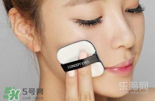 涂了隔離還要涂bb霜嗎？先涂隔離還是先涂bb霜？