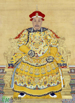 今年流行乾隆皇帝的鞋是什么鞋？乾隆皇帝的鞋就是襪子鞋嗎？