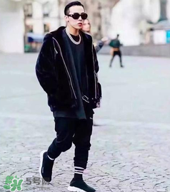 今年流行乾隆皇帝的鞋是什么牌子？乾隆皇帝同款鞋是哪個品牌？