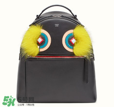 芬迪小怪獸雙肩包尺寸 芬迪小怪獸雙肩包哪個(gè)尺寸好 芬迪小怪獸雙肩包尺寸 芬迪小怪獸雙肩包哪個(gè)尺寸好