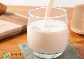 香椿可以和牛奶一起吃嗎？香椿和牛奶能一起吃嗎？