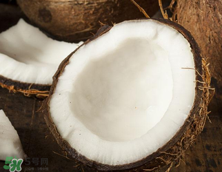 椰青和椰皇的區(qū)別 椰青和椰皇哪個(gè)好？