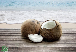 椰青和椰皇的區(qū)別 椰青和椰皇哪個(gè)好？