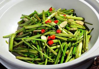 水芹菜和芹菜一樣嗎？水芹菜和芹菜的區(qū)別