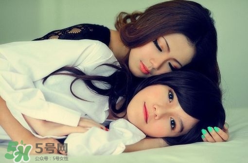 我和帥氣小伙在合租屋內(nèi)的搞笑囧事 我和帥氣小伙在合租屋內(nèi)的搞笑囧事