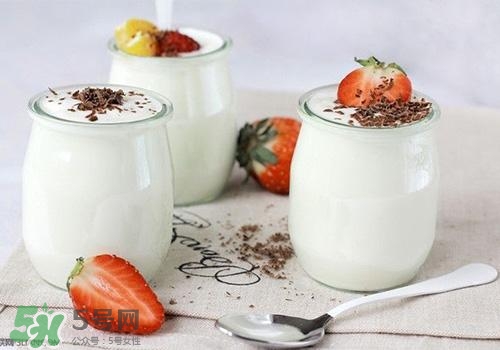 過期酸奶可以做面膜嗎？過期酸奶能不能做面膜？