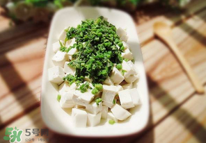 香椿拌豆腐可以隔夜吃嗎？隔夜的香椿拌豆腐能吃嗎？