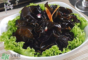 木耳和香椿能一起吃嗎？香椿能和木耳一起吃嗎？