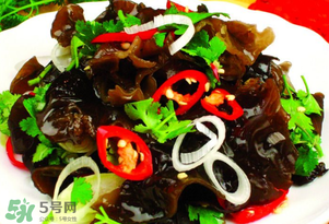 木耳和香椿能一起吃嗎？香椿能和木耳一起吃嗎？