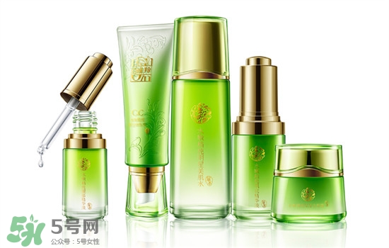 韓束和百雀羚哪個好？韓束和百雀羚哪個更補水？