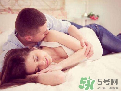 孕期高潮宮縮會怎樣？孕期高潮對小孩有害嗎？