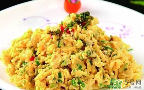 發(fā)燒能吃香椿炒雞蛋嗎？發(fā)燒可以吃香椿炒雞蛋嗎？