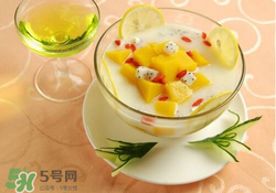 香椿和酸奶能一起吃嗎？香椿能和酸奶一起吃嗎？