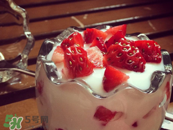 香椿和酸奶能一起吃嗎？香椿能和酸奶一起吃嗎？