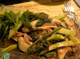 香椿和鴨肉能一起吃嗎？香椿和鴨肉可以同時吃嗎？