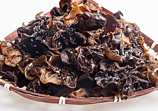 苦菊能和木耳一起吃嗎？苦菊能和黑木耳一起吃嗎