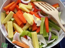 萵筍和洋蔥能一起炒嗎？萵筍和洋蔥能一起吃嗎？