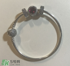潘多拉美女與野獸手鏈是什么材質(zhì)？pandora美女與野獸是銀的嗎？