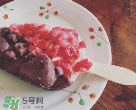 爆紅的草莓巧克力棒冰是什么牌子?爆紅的草莓巧克力棒冰多少錢? 爆紅的草莓巧克力棒冰是什么牌子?爆紅的草莓巧克力棒冰多少錢?