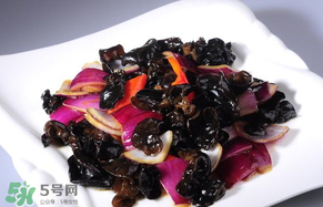 洋蔥和木耳可以一起吃嗎？洋蔥可以和木耳一起炒嗎？