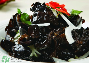 洋蔥和木耳可以一起吃嗎？洋蔥可以和木耳一起炒嗎？