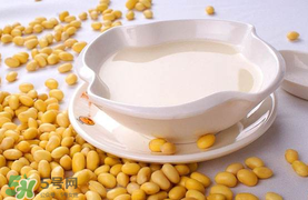 香椿和豆?jié){能一起吃嗎？喝豆?jié){可以吃香椿炒雞蛋嗎？