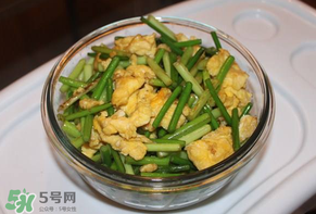 香椿和蒜苔能一起吃嗎？香椿蒜苔的做法