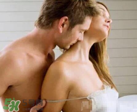 夫妻兩地分居怎么解決生理需求？夫妻兩地分居該如何相處？