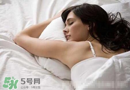 夫妻兩地分居怎么解決生理需求？夫妻兩地分居該如何相處？