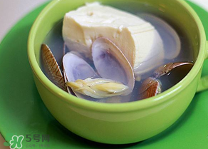 花甲能和豆腐一起吃嗎？花甲和豆腐能一起吃嗎？